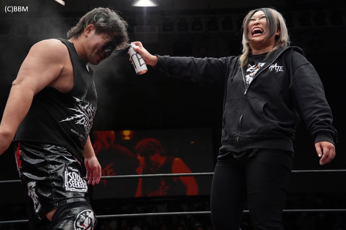 shupromobile's tweet image. 【週刊プロレスmobile】ハウス・オブ・トーチャー、バッタバッタと“粛清”連発もメインの高橋裕二郎vs上谷沙弥で狂乱の展開。EVILが裕二郎に「いまから粛清してやる」も…／彰人がSHOに衝撃の一言…新日本「粛清の夜」後楽園詳報　wp.bbm-mobile.com/sp2/result/res…　#週プロモバイル #njpw #粛清の夜