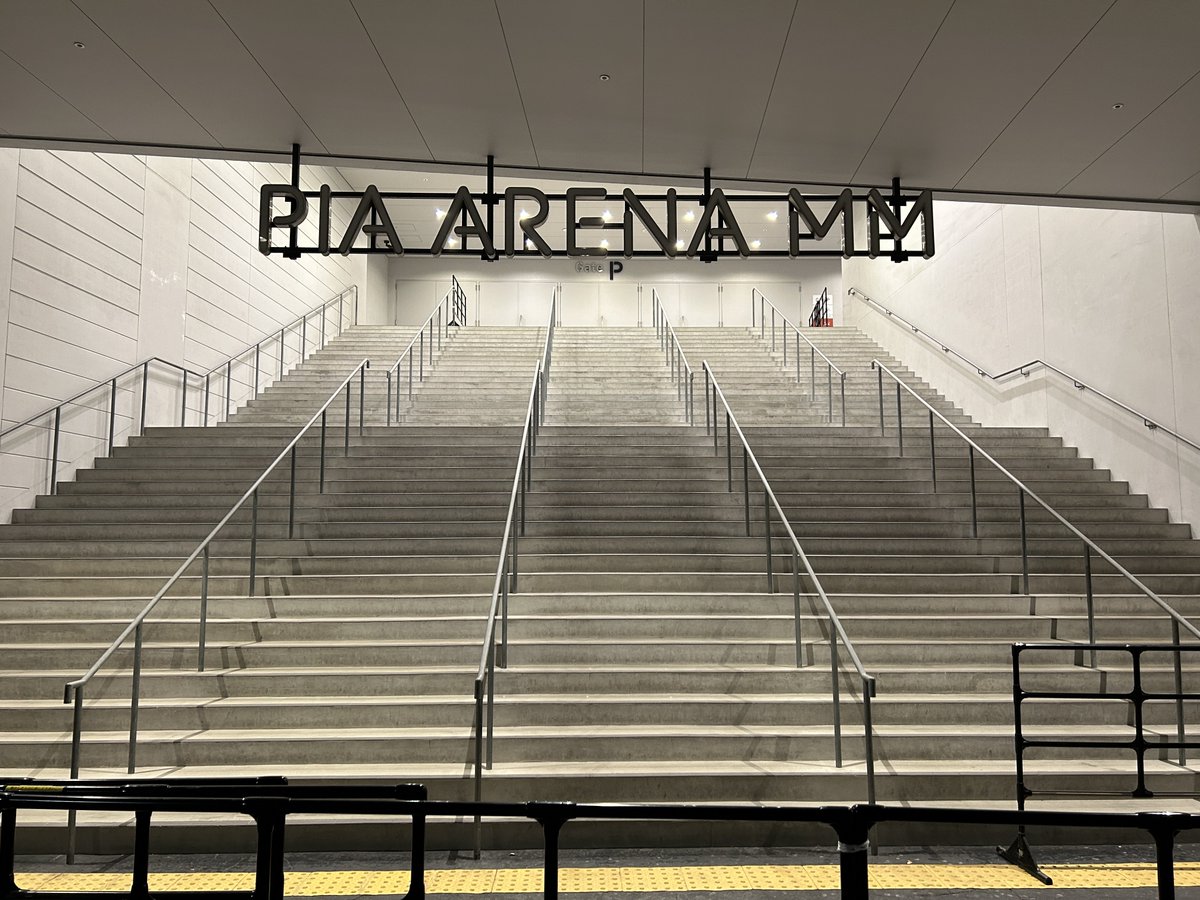 #AZKiと未来へ 
本日はありがとうございました！
改めまして、『開拓者』に新規参入しましたメロからでございます！⚒️
AZKiのこれまでの軌跡を感じさせるセトリ、演出、しかと見届けさせていただきました！
これからもしっかり応援させていただきます！

※実はここだけの話、50%ほど体調悪かったです