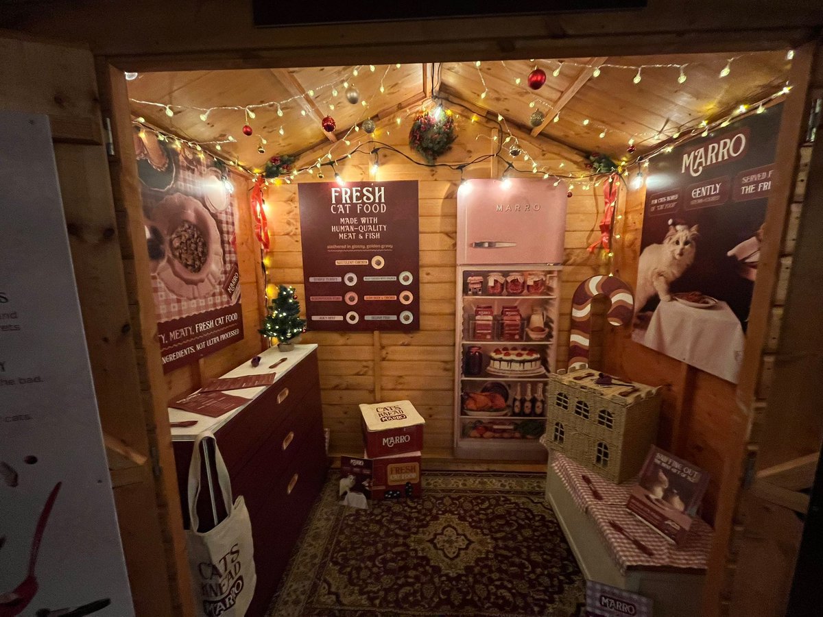 team_tecna's tweet image. The @ButternutBox  Christmas chalets are officially out in the wild 🎄✨

17 modular kits - designed + manufactured at Tecna HQ - now lighting up markets from Belfast to Blenheim Palace, Cork to Liverpool.

Smart, simple, built for impact.

#TeamTecna #ModularDesign #EventProfs