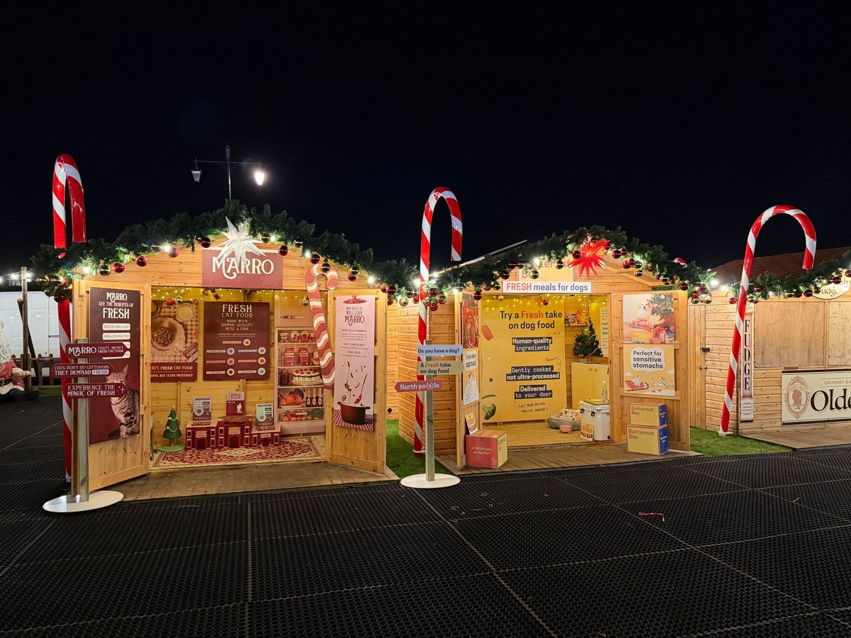 team_tecna's tweet image. The @ButternutBox  Christmas chalets are officially out in the wild 🎄✨

17 modular kits - designed + manufactured at Tecna HQ - now lighting up markets from Belfast to Blenheim Palace, Cork to Liverpool.

Smart, simple, built for impact.

#TeamTecna #ModularDesign #EventProfs
