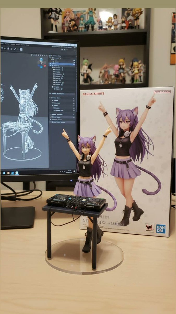 DJ Violet Black 🟪⬛ toy model figure as a Christmas gift 🎁🎄