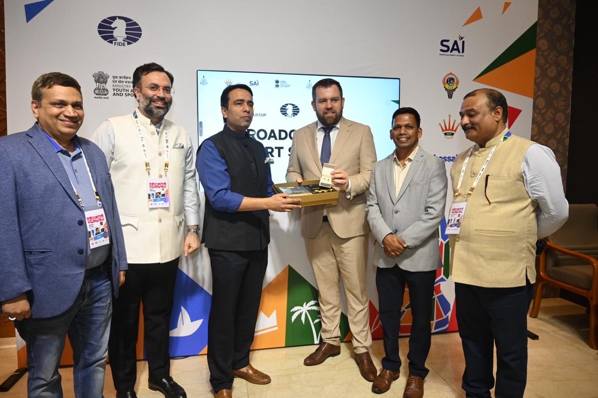 Indian Chess is winning!!

A gentleman’s draw achieved with Secretary General of International Chess Federation, <a href="/lukaszturlej/">Lukasz Turlej</a>! 

Facilitated by Grandmasters, @alojzijej, <a href="/chessgmkunte/">Abhijit kunte</a> &amp; President AICF, <a href="/narangnitin/">Nitin Narang</a>