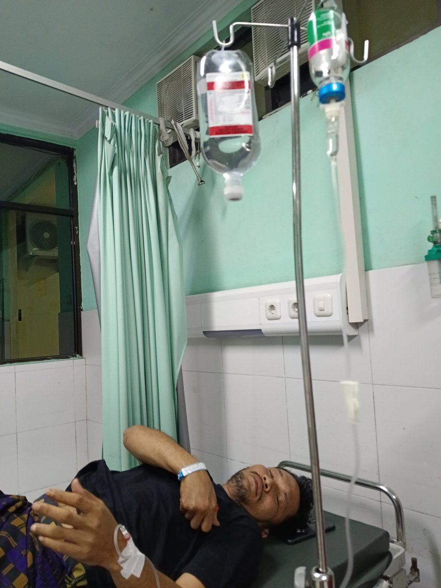 Akhirnya harus istirahat sejenak, mohon doa teman² agar operasi besok berjalan lancar, jika terjadi apa² padaku maka kalain harus melanjutkan perjuangan untuk membela rakyat kecil.

- Hasta La Victoria Siempre -