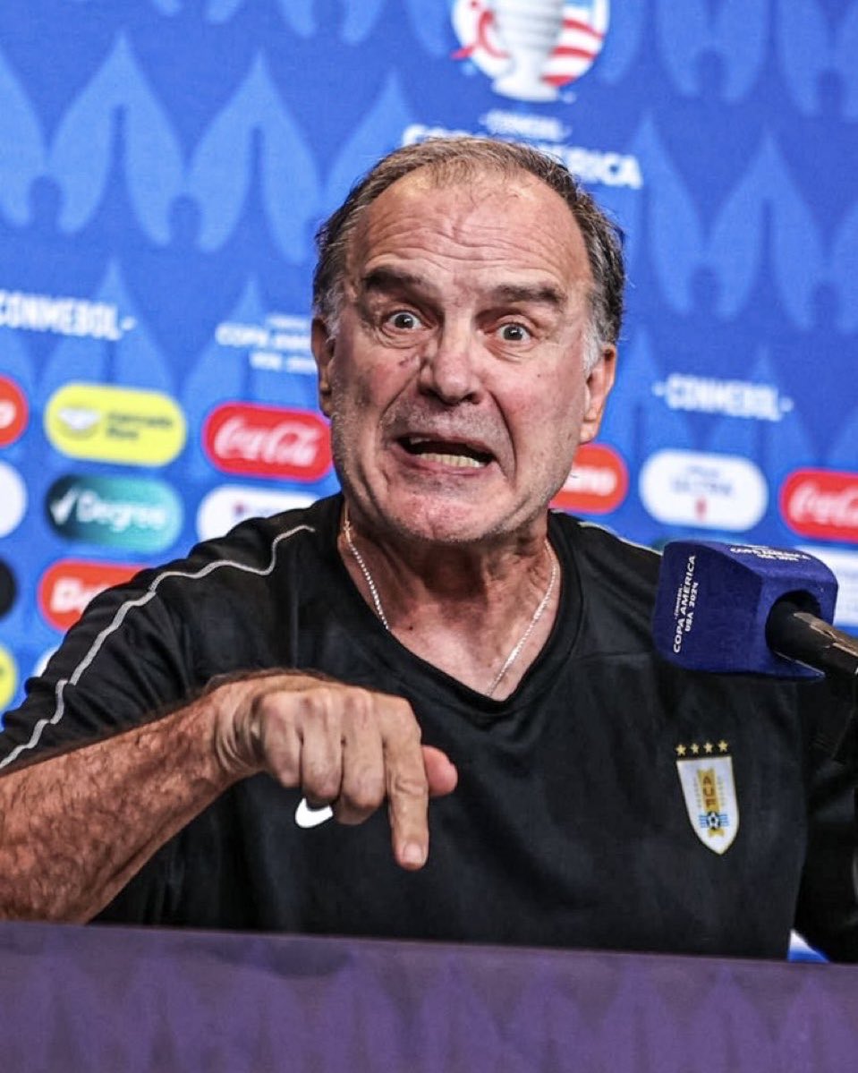sudanalytics_'s tweet image. ⚠️🇺🇾 Corre riesgo la CONTINUIDAD DE MARCELO BIELSA en la Selección de Uruguay luego del ¡1-5! de ayer ante Estados Unidos.

⛔️ La relación con los futbolistas ESTÁ ROTA y cuentan que su mensaje NO LES LLEGA.

Vía @Buysan.