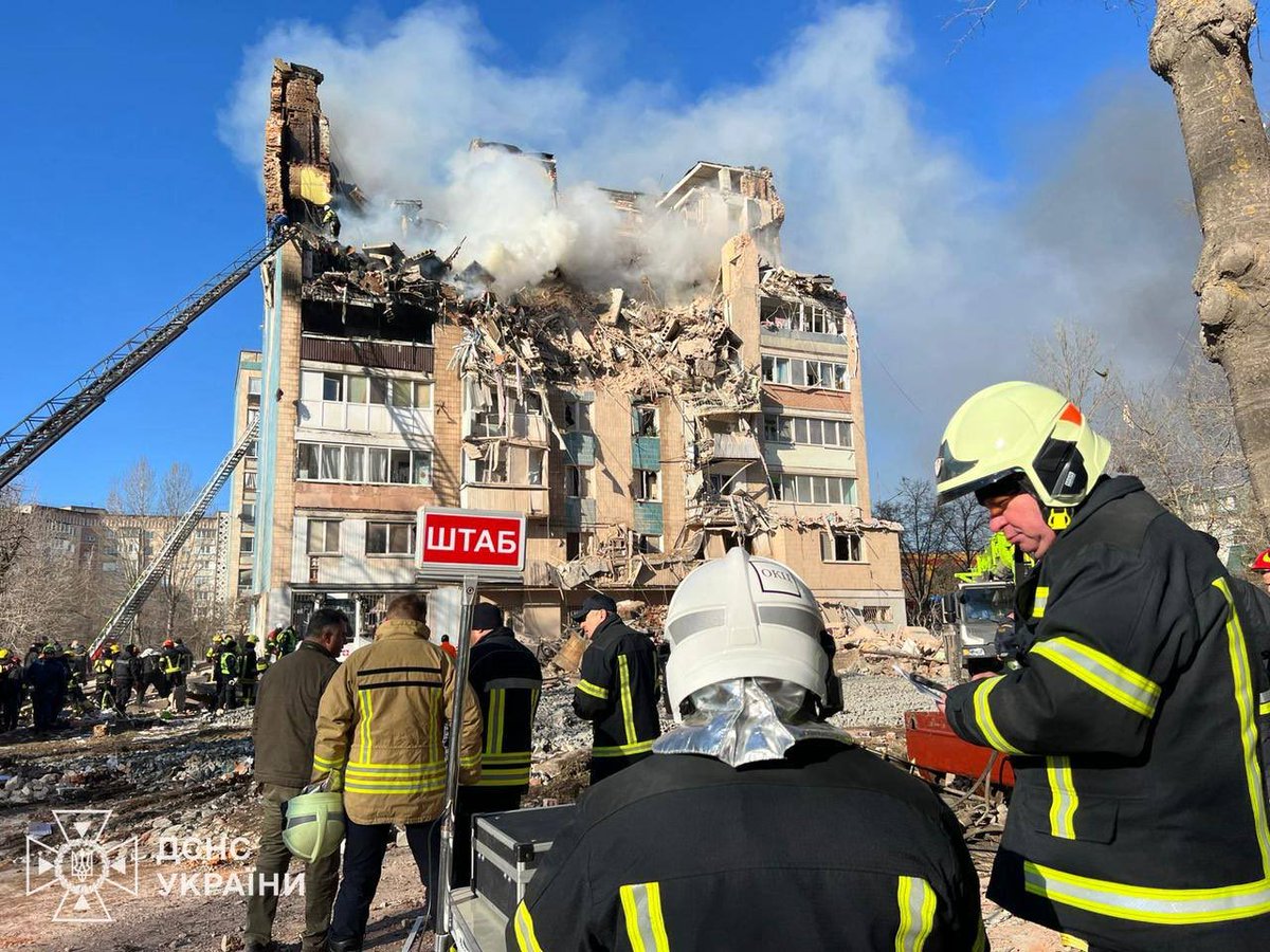 arovakamaglo's tweet image. 20 человек в том числе двое детей погибли сегодня в Тернополе в результате очередного российского ракетного удара