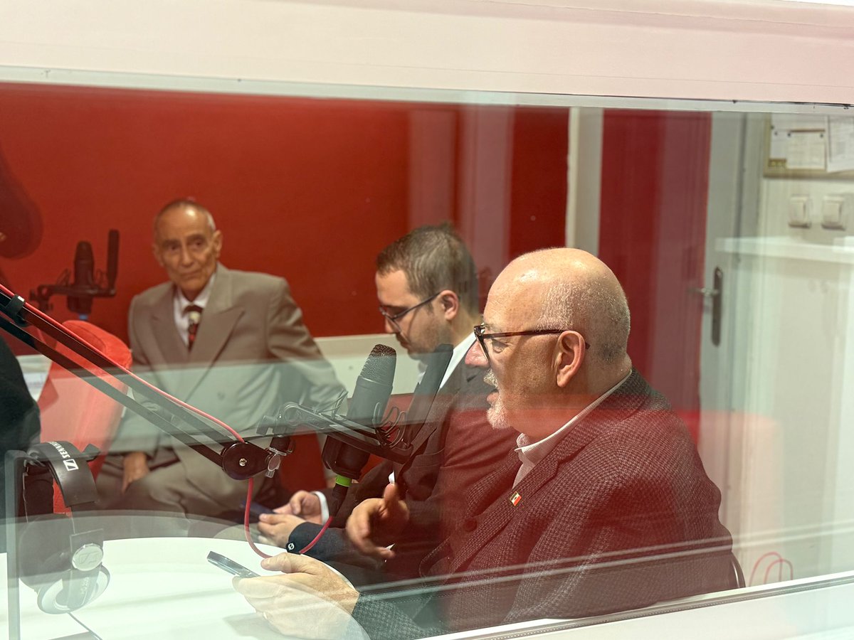 EmbaMexTur's tweet image. El Emb. Javier Díaz de León visitó las instalaciones de Radyo ODTÜ (@hayatinsesiniac) donde se graba el programa “Mexicanos de Oro”, el cual se transmite cada domingo a las 12:00. El 23 de noviembre habrá un programa especial con música de “Los Tres Ases”.