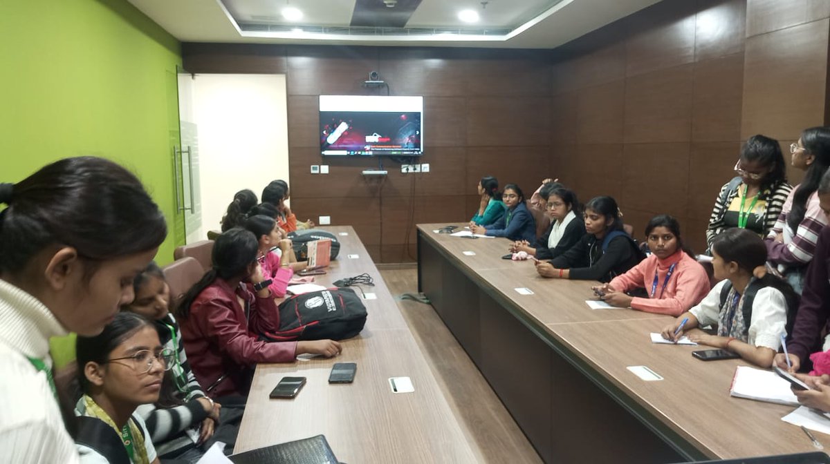 STPI_PATNA's tweet image. Students from the SITYOG Institute of Technology, Aurangabad visited STPI Patna on an industrial visit, wherein they gained valuable insights about various initiatives of STPI.   #STPIINDIA #StartupEcosystem #Innovation #TechForIndia #STPIStartups @GoI_MeitY 
@arvindtw