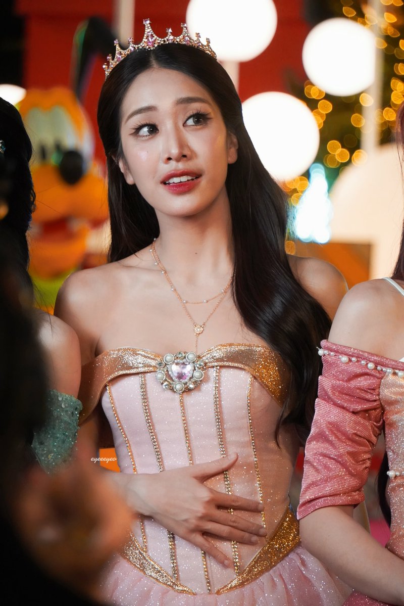 eyeeeyeo's tweet image. 💫👑🎀
#CentralPattanax4EVE
#เที่ยวดิสนีย์ที่เซ็นทรัล 
#Mind4EVE