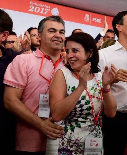 También os digo, si tienes que estar casada con esto, lo mínimo es que te den una tarjeta de crédito sin límite de saldo…