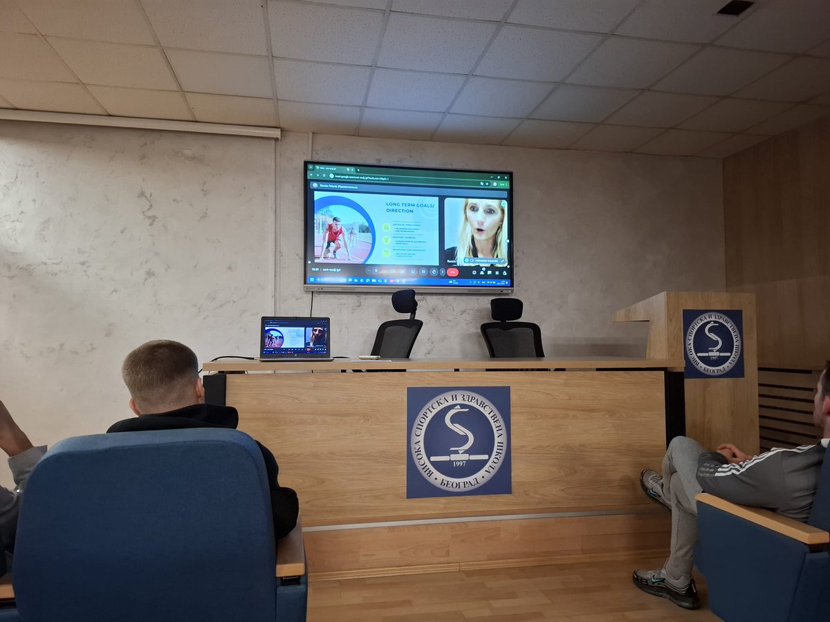 SDCSabac's tweet image. Predstavili smo Erasmus+ projekat FYSSP-EHI studentima VSZŠ Beograd 🎓.

Predavač: Renata Talarek 🇵🇱 (i-Sport)
Uz podršku naših saradnika, dr Ivanovskog i dr Drljačić, studenti su se upoznali sa ciljevima projekta i digitalnim alatima za unapređenje zdravih navika mladih. 📱💪