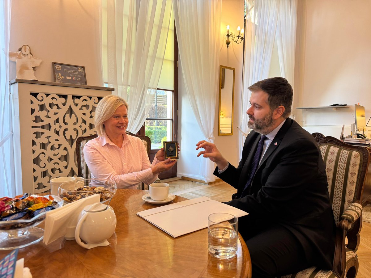 With esteemed Vice Minister of Culture Bożena Żelazowska (<a href="/Bozenazelazowsk/">Bożena Żelazowska</a>) we exchanged ideas, joint plans, and gifts during our meeting earlier today at <a href="/kultura_gov_pl/">Ministerstwo Kultury i Dziedzictwa Narodowego</a>. Cultural cooperation with Poland is greatly important for Kosova and for me personally, so I’m very excited