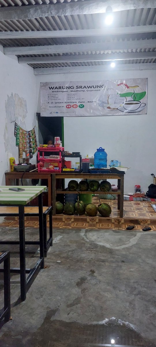 yugventus's tweet photo. Untuk temen² yang ada di daerah Pare bisa mampir ke warung ku buat sekedar beli es teh atau nongkrong . https://t.co/zYNfkLzKKk