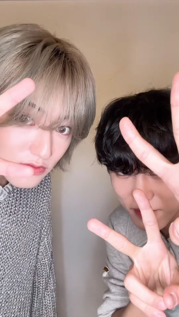 ayyokas's tweet image. รอบก่อน.                              รอบนี้
I LOVE YOU                        LOVE

ไม่รู้จะพูดอะไรแล้วคับพี่😭😭😭😭😭😭