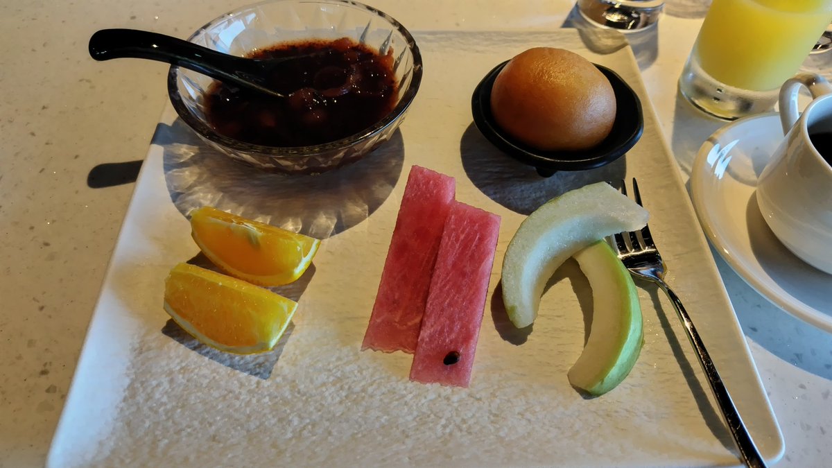 綉溪安平飯店
2日目の朝食は"粤式套餐/広東料理"のコースを選んだ
デザートもバラエティで美味しかった
魚のほうが量的に楽に食べられるかな🤣

#繍渓安平飯店 #浪人祭 #Vagabond_Festival #台南 #台湾