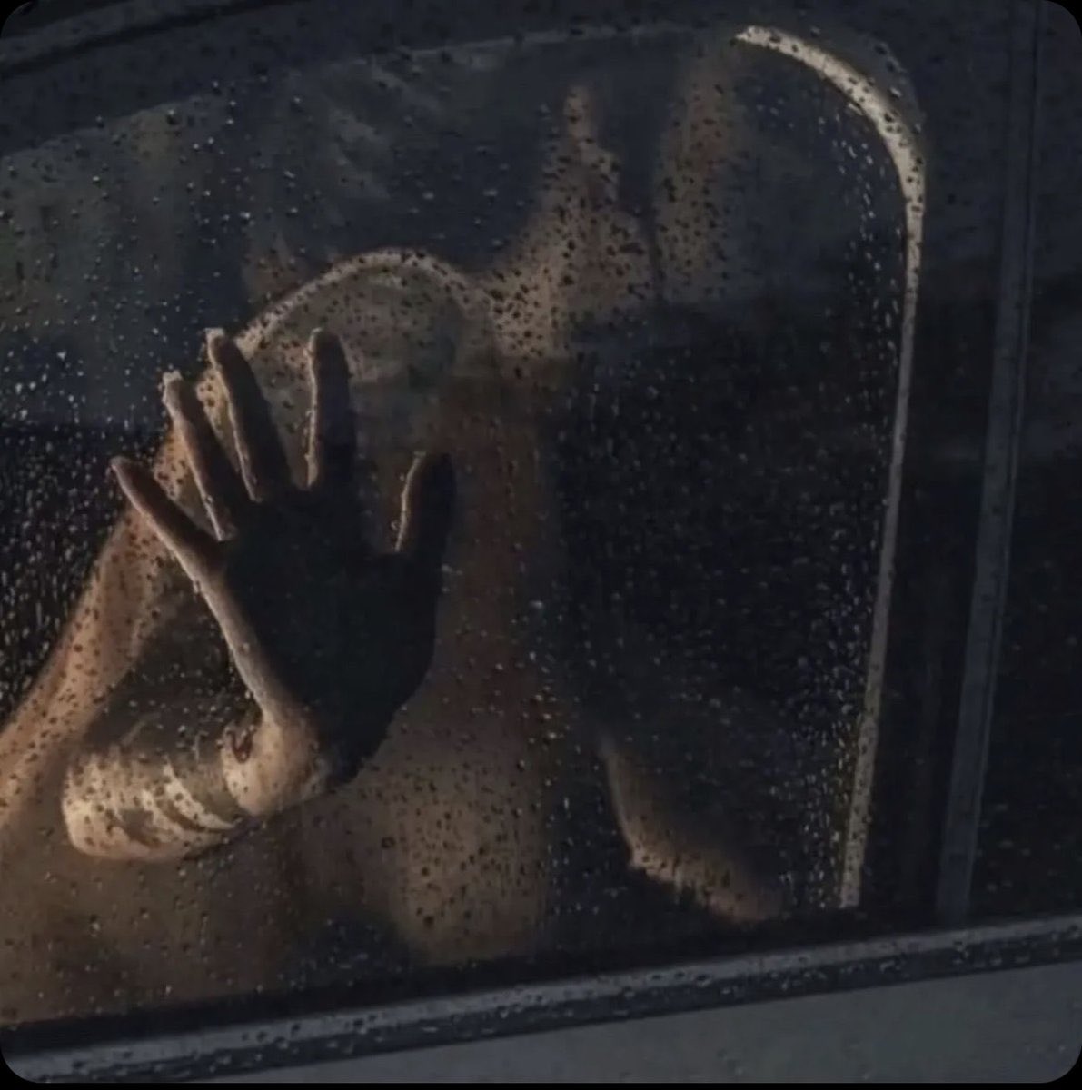 TripleMFats's tweet image. Rainy season is here for that 🥵🔥