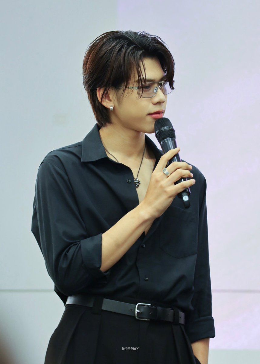 𝑑𝑒𝑎𝑟𝑚𝑦. tweet media