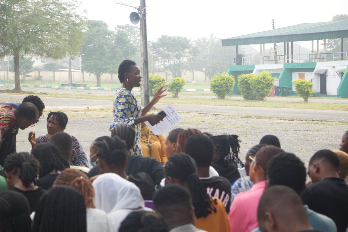 osunofficial's tweet photo. 2025 Batch C Orientation Course opens in Ede as Camp Director Mrs. Kehinde Salawu assures Corps Members of comfort, safety and a smooth Camp experience. Souvenirs distributed on arrival, with security fully deployed.
#NYSC #BatchC2025 #NYSCOsun #OrientationCourse #EdeCamp #YouthService #CorpsMembers
https://t.co/zPWhg9S7FX