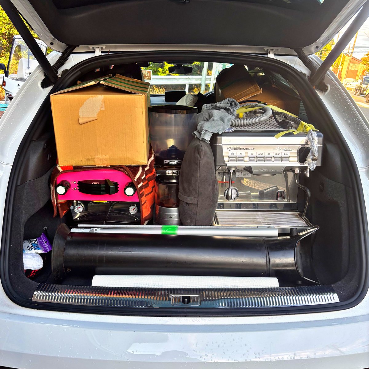 AlphaBettiCafe's tweet image. 11/18,19の二日間、CloudNative Days Winter 2025にてコーヒーの提供をしてまいりました！今回もたくさんの方にコーヒーを楽しんでいただき嬉しい限りです！２日間での総提供杯数は612杯✨みなさんありがとうございました😊
#CloudNative 
#コーヒー
#ケータリング