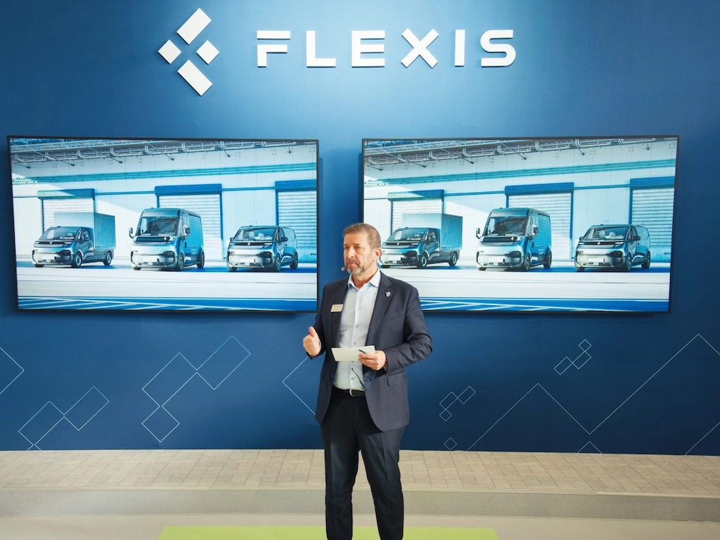 FleetWorldGroup's tweet image. Flexis, the electric van OEM formed by Renault, Volvo Group and CMA CGM, has presented a new, multi-brand fleet operations management solution and announced two major partnerships at the Solutrans 2025 show. #Ampeco #Flexis #Geotab
fleetworld.co.uk/flexis-present…