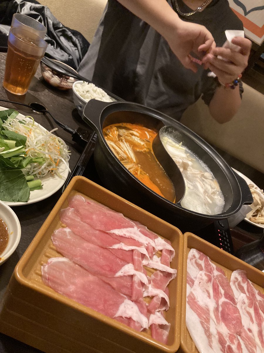 shinyaismylife's tweet image. ビビさんハピ女さん滑り込みで見に行きました😆💦
今日のセトリバカセンス善きでした🤟🏻
ななちゃんナイス👏👏
Starry見れた😭😭
本当にStarryのハピ女様儚く美しい🥲✨✨
亜由美、アンジュお話ありがとう☺️🌸