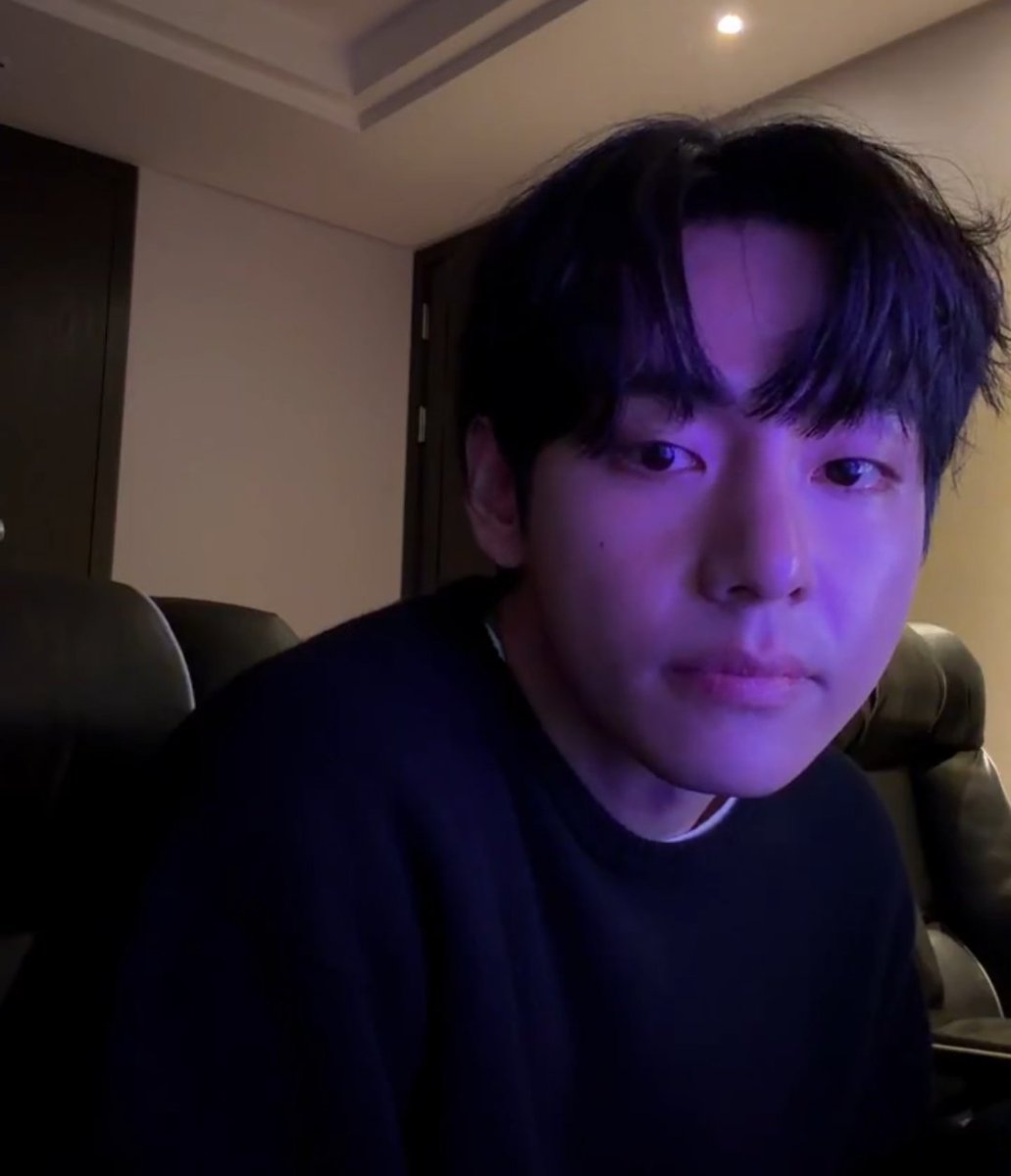 dalbitbangtan's tweet image. 🌟 WEVERSE

V live!

weverse.io/bts/live/1-166…