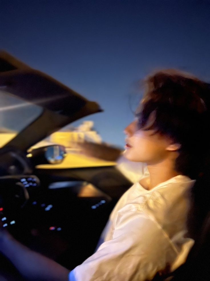 —— #OhmNanon AU 🔞 ——

• Cat Hybrid 

Hal tergila yang Ohm lakukan yaitu memungut seekor atau lebih tepatnya seorang hybrid kucing bersurai hitam saat perjalanan pulang dan ia tidak menyesalinya.