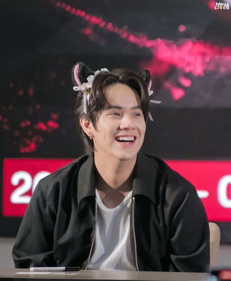 aurigasenna's tweet photo. —— #OhmNanon AU 🔞 ——

• Cat Hybrid 

Hal tergila yang Ohm lakukan yaitu memungut seekor atau lebih tepatnya seorang hybrid kucing bersurai hitam saat perjalanan pulang dan ia tidak menyesalinya. https://t.co/PCuoYF306P
