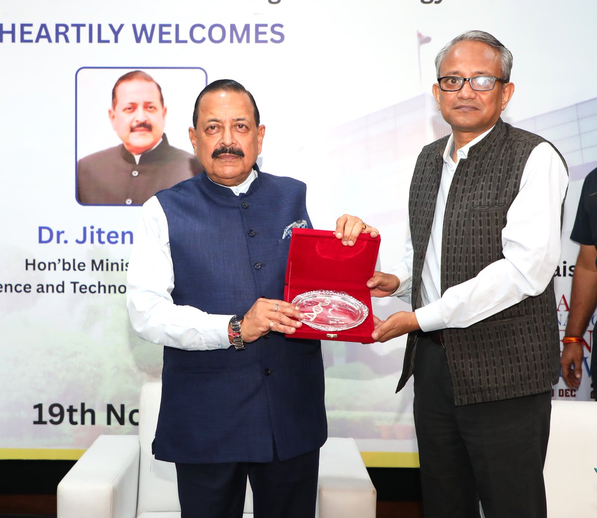DrJitendraSingh's tweet image. Launched India&apos;s first indigenous &quot;CRISPR&quot; based Gene therapy for Sickle Cell Disease, which particularly affects India&apos;s tribal population.

The therapy, named &quot;BIRSA 101&quot;, is dedicated to Bhagwan Birsa Munda, whose 150th anniversary was observed a few days back and who is…