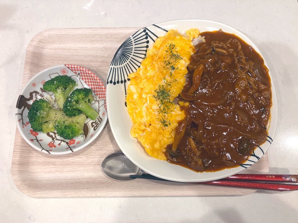 mimimi1330ko's tweet image. ハヤシとかカレーとか
つい多く作っちゃう🫢
アレンジしつつ3日くらい
出しちゃうけど3日目が
1番好き、おいしいー！