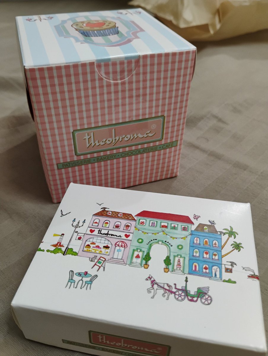 ishita0909's tweet photo. Theobroma has the cutest packaging 🧁💌 https://t.co/39d7kcpldI