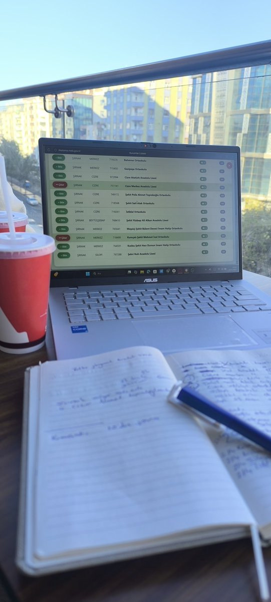 sukoderlerr's tweet image. Kendi tercihlerimi bitirdim sıra kankamın tercihlerinde..
@SevdaBarann92