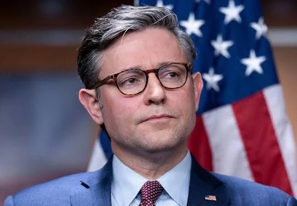 1776General_'s tweet image. 🚨 Speaker Mike Johnson says Epstein file disclosures must be limited in order to 

“make sure we don’t do permanent damage to the political system.”

Johnson just admitted our political system is full of p-do&apos;s.