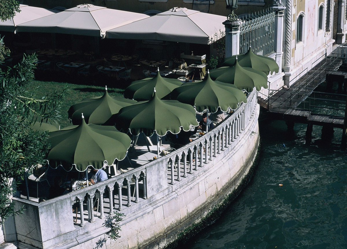 rdespressolab's tweet image. これが今や禁忌とされているリバーサルフィルムかあ。
FUJICHROME Provia 100F
色味がデジタルみたい！
だけど、1枚200円すんのよなあ😂