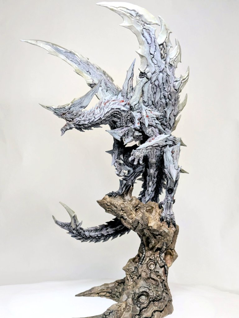 bita2bitter1's tweet image. オリジナル作品「月鍠龍（げっこうりゅう）」完成しました!!

三日月のようなシルエット＆機械龍のイメージで作りました！