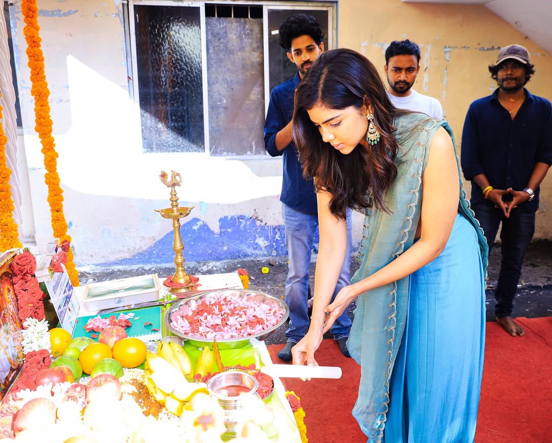 TheRoute's tweet image. .@kalyanipriyan is onto a new journey, and we wish her only and only love and the very best on it ♥️

#TheRouteTalent #KalyaniPriyadarshan