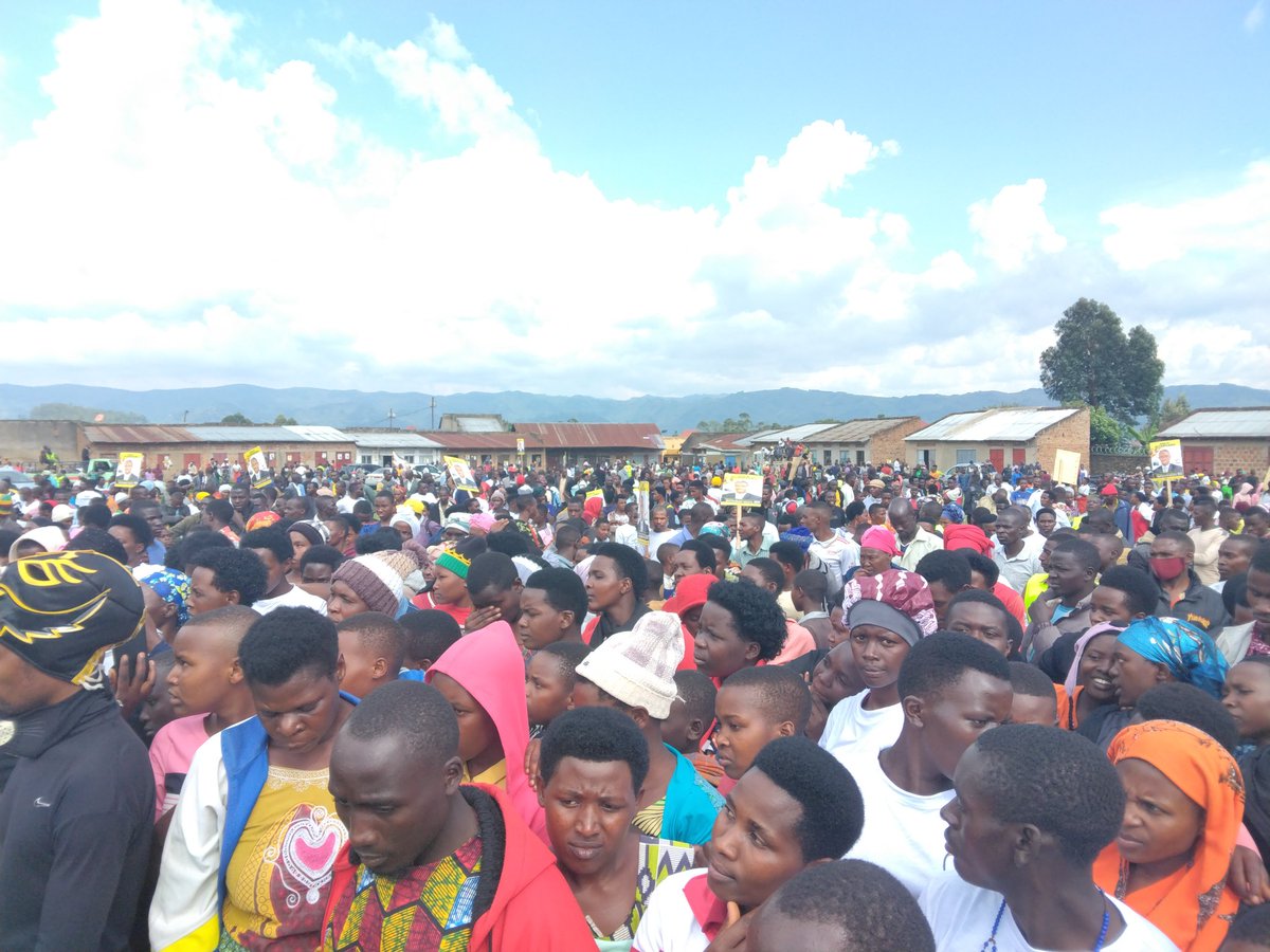 Bufumbira south constituency hopeful Sam K Bitangaro (Vugurura) continue to seek for support. Today he was welcomed by a large congregation in Cyanika TC. He rallies voters to support him. He further promised to develop the border which has been inactive for the past years.