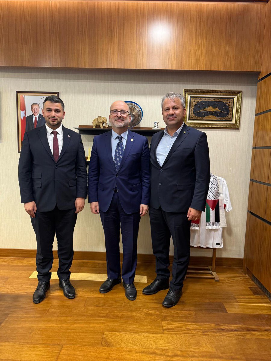 AK Parti İstanbul Milletvekili Sn. <a href="/oucuncu/">Oğuz Üçüncü</a> ‘yü, Esnaf ve Sanatkarlar Odası Başkanımız Harun Demirci ile birlikte Gazi Meclisimizde ziyaret ettik.

Sayın Vekilimize nazik kabulleri ve kıymetli desteklerinden dolayı teşekkür ediyoruz.
📍Ankara / TBMM