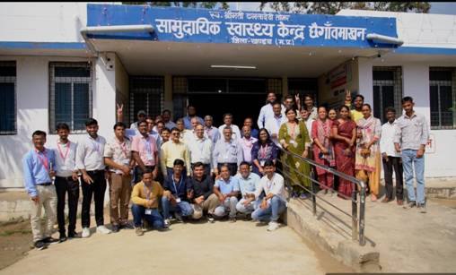 PIB_India's tweet image. Vishanu Sankraman Pratirodh Abhyas: #MadhyaPradesh hosts National Mock Drill to strengthen pandemic preparedness, under the National One Health Mission (NOHM)

The exercise aimed to assess India’s pandemic preparedness and intersectoral coordination in managing zoonotic disease…