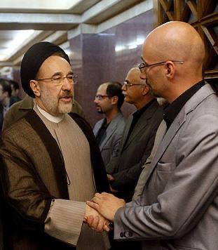 amirmoghadam_ir's tweet image. مهم/ معاونت بهینه‌سازی ( گران‌سازی) یا حیات خلوت غارت شهاب طباطبایی و یوسف پزشکیان و رفقا!/بخوانید ببینید در دولت پزشکیان چه میگذرد و سقاب اصفهانی را چه کسانی اداره میکنند!
شهاب طباطبایی و نوچه‌ها، مرضیه امیری رییس کمیته سیاسی سوخت و انرژی و بهینه‌سازی هم لیسانس مطالعات زنان دارد…