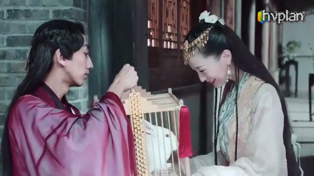 hvplan's tweet image. 2017年の中国製ネットドラマ”神兽麻将馆”第8集より。雀荘を営む若い主人が、神獣の霊骨を麻雀牌に封じ込めたことから始まる、コミカルな冒険譚です。
中国のファンタジーは時に突拍子も無い設定があり、それだけで面白そうに思えます。

#催眠 #洗脳 #MindControl #hypnosis