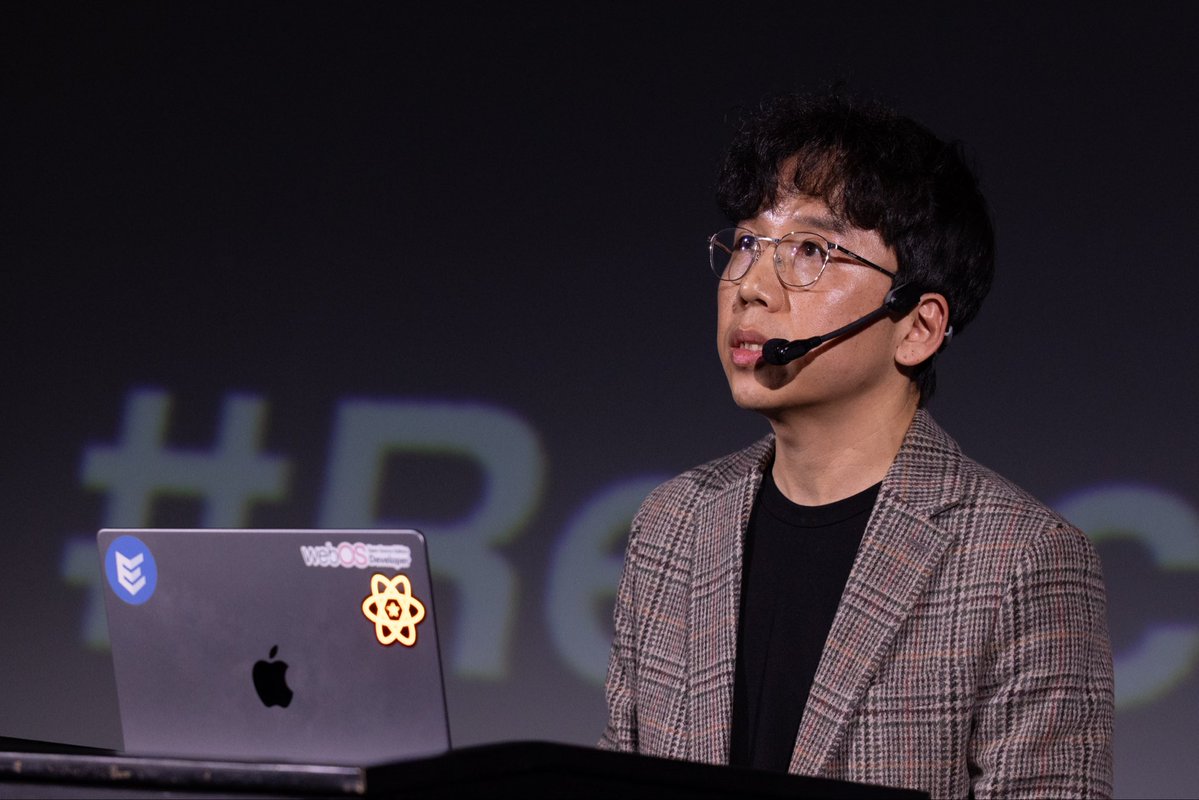 ReactSummit's tweet image. .@hohpark on the #ReactSummitUS stage💚
