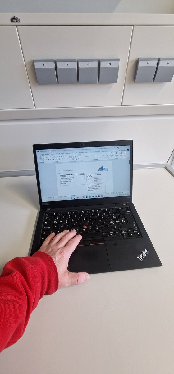 Spaceboy_EP's tweet image. Mahlzeit ihr Granaten ☕ 🌞 entspannten Mittwoch (#Männerhandmittwoch, #Männerhämdmittwoch, #Poxymittwoch, #mittelfingermittwoch) für euch alle vor allem für @Caro77152321, @CRodigast32468 😘🥰❤️