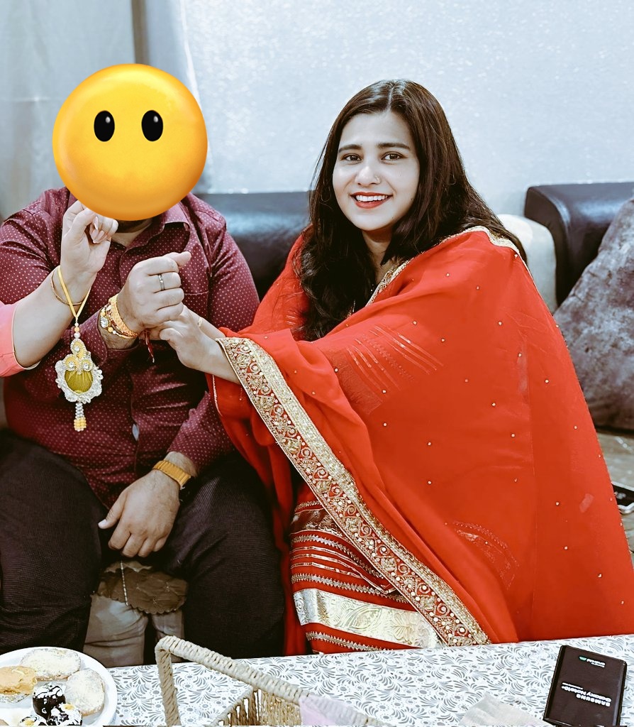 IndVoiceMuslim_'s tweet image. जो गलीज मुशरिको के साथ होली खेले रमजान में मुजरा करे मुशरिको के त्यौहार मनाए वो असद उद्दीन ओवैसी साहब पर तंज कस रही है.. सिर्फ समाजवादी की दलाली के लिए, कुरआन इस्लाम क्या कहता है इनको कोई फर्क नहीं पड़ता... ये मुसलमानों के कुर्तागलू है जो सिर्फ कौम को दीमक की तरह खाती है...