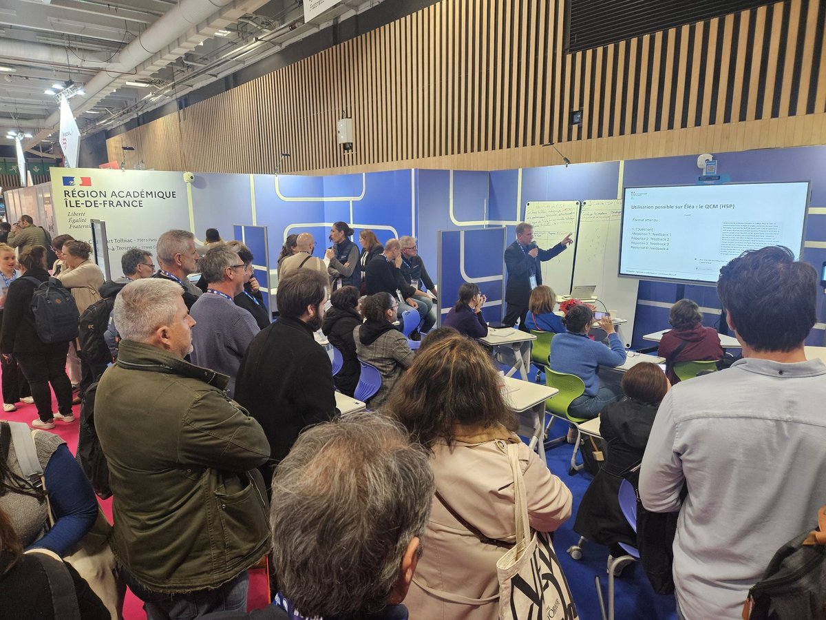 Beaucoup de monde ce matin sur l'espace de la <a href="/RAIledeFrance/">Région académique Île-de-France</a> ! Les #enseignants ambassadeurs du #numérique présentent leurs projets et les outils éducatifs qui leur sont prêtés dans le cadre du dispositif. <a href="/Academie_Paris/">Académie de Paris</a> <a href="/inspe_paris/">INSPÉ Paris</a> <a href="/Paris/">Paris</a> #educatechexpo
