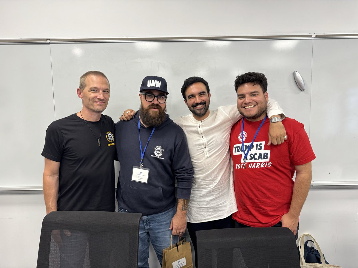 🧵 on Dan Vicente, UAW Region 9

(1/6) Dan’s time as Region 9 Director was defined by the images of him you’ll see on the picket line. He could fire up a crowd and move people into taking action. In so many ways, he’s a natural and inspiring leader. Dan put the membership first.