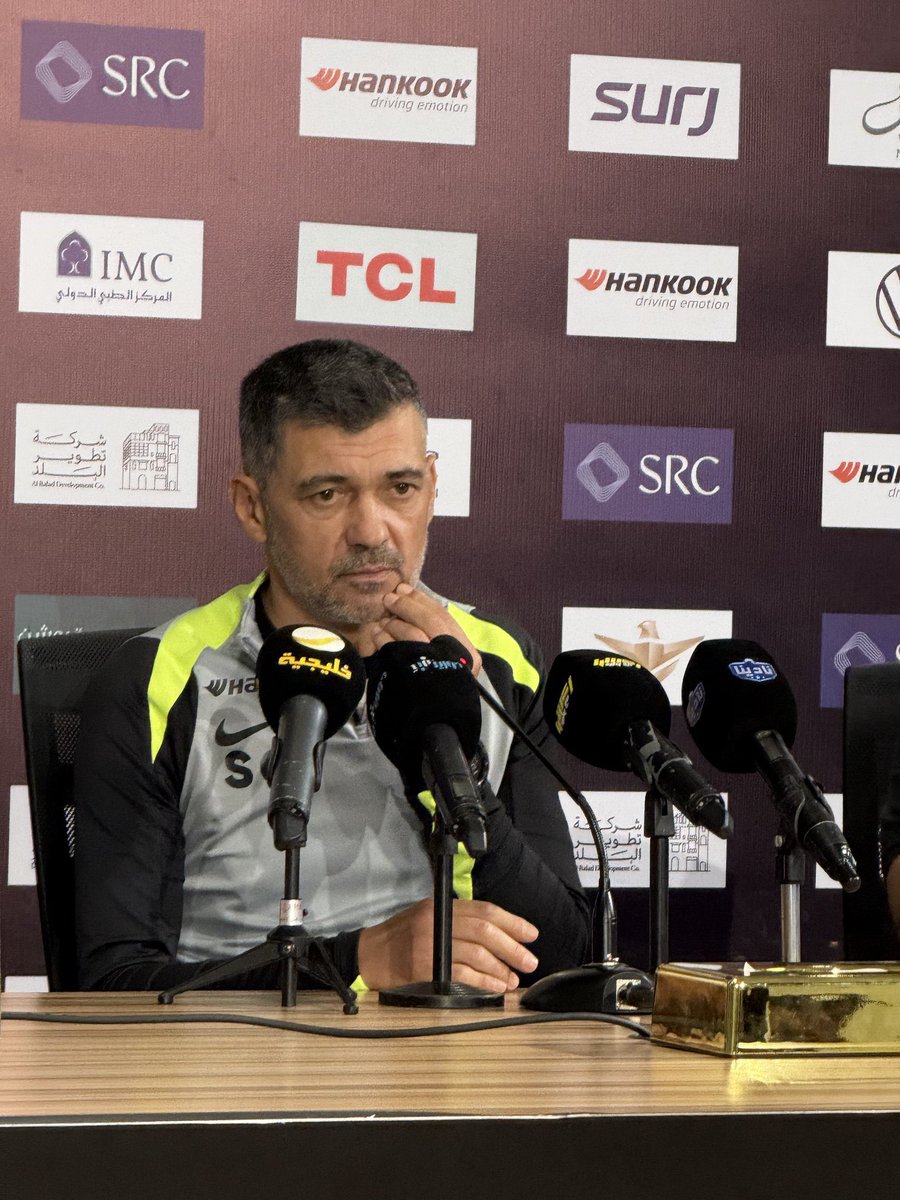 🚨🚨🚨🚨🚨🚨🚨🎙️ كونسيساو يطلب الاذن قبل انهاء المؤتمر ويلقي كلمة مهمة: 

اتمنى ان استطيع التحدث معكم بالعربية لأتواصل معكم بشكل مباشر

كل ما صدر ما في الإعلام مؤخرًا مقترنًا بإسمي غير صحيح، لن تجدوا مني غير الصراحة طوال فترة تواجدي

لم اطلب من الادارة تغيير اي لاعب

<a href="/IttiMania/">ITTI MANIA - اتي مانيا</a>