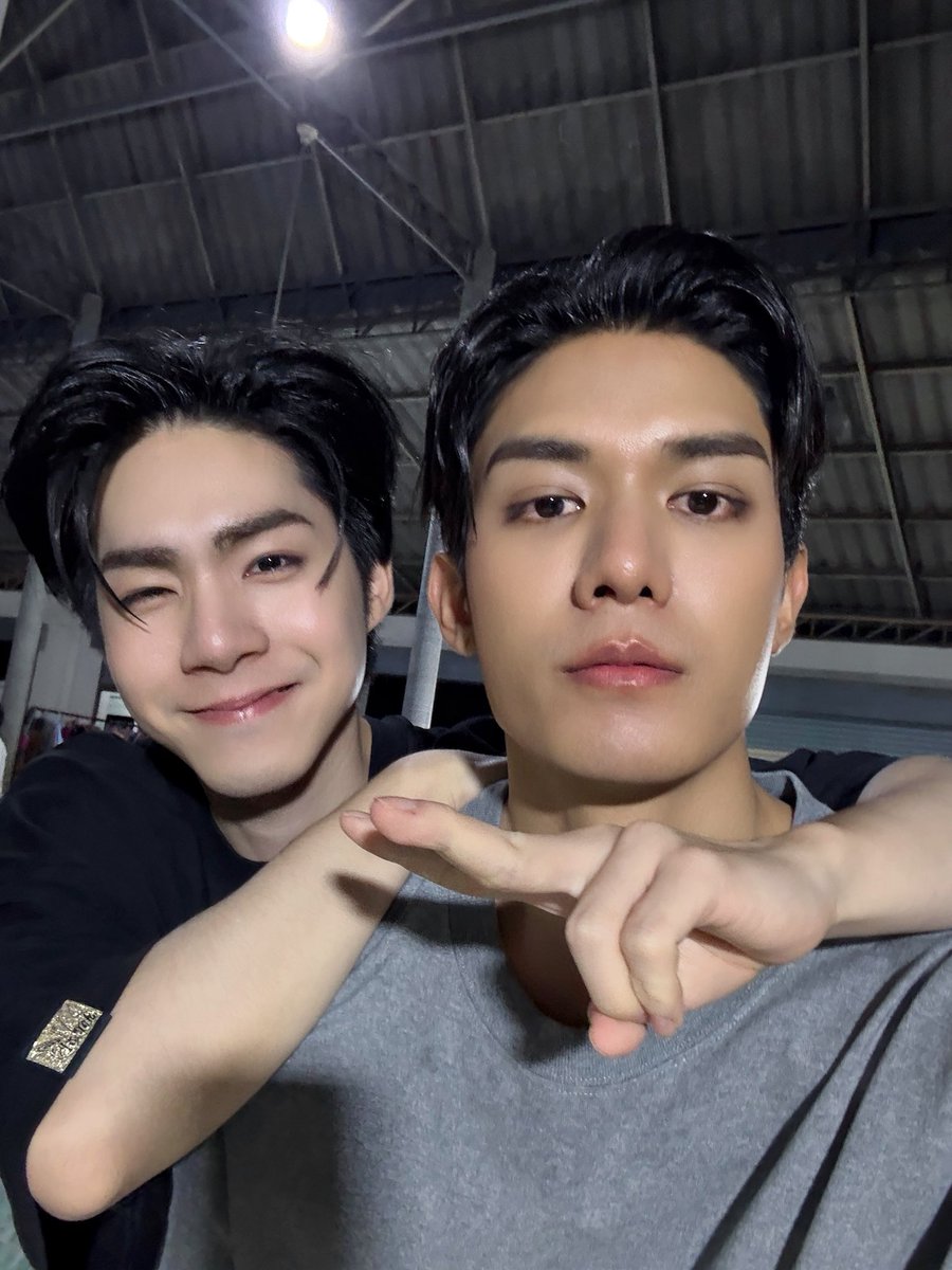 LoveUponaTimeTH's tweet image. ภพเธอ Love Upon a Time Series 🕰 

ภพเธอคิว ๒๘ เลิกกอง ✨ เสร็จสิ้นภารกิจวันนี้ คุณเกล้าของบ่าวมิต้องทนหนาว ห่มผ้าเหงา ๆ คนเดียวอีกแล้วหนาขอรับ บ่าวเป็นปลื้มเหลือเกิน 🥰(🫣)

Love Upon a Time Q28 
#ภพเธอQ28