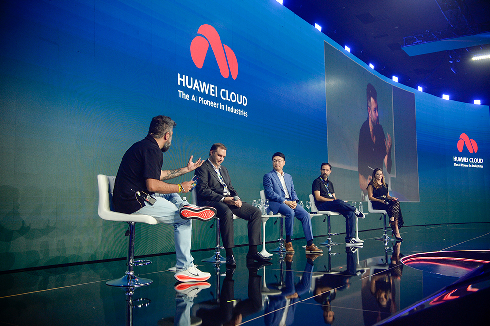 marthagabriel's tweet image. ⭕️ A próxima (r)evolução da IA não é sobre ALGORÍTMOS, mas INFRAESTRUTURA.

Na era AGÊNTICA, estratégias MULTI-CLOUD são a base para orquestrar a inteligência, a velocidade e o poder da transformação digital do negócio. Veja como &amp;gt;&amp;gt;&amp;gt; mla.bs/fea04cd9

#publi #huaweicloud