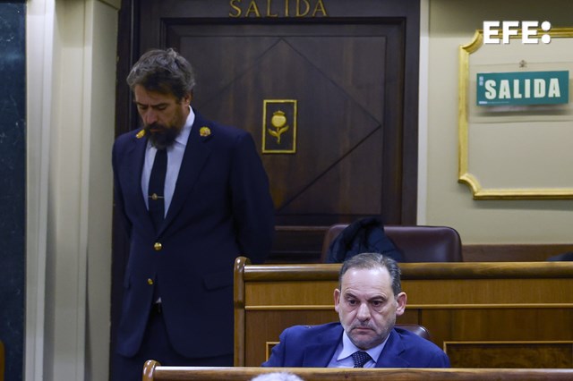 EFEnoticias's tweet image. La Fiscalía solicita 24 años de cárcel para el exministro de Transportes José Luis Ábalos por seis delitos en relación a la presunta obtención de comisiones ilegales en la supuesta adjudicación irregular de contratos de mascarillas.

efe.com/espana/2025-11…