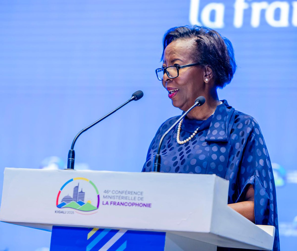 OIFrancophonie's tweet image. La Secrétaire générale de la #Francophonie, @LMushikiwabo, a, dans son allocution d’ouverture de la #CMF46, remercié les autorités rwandaises pour leur accueil chaleureux et la qualité de l’organisation de cette session.

Elle a évoqué quelques réalisations phares de l’OIF et…